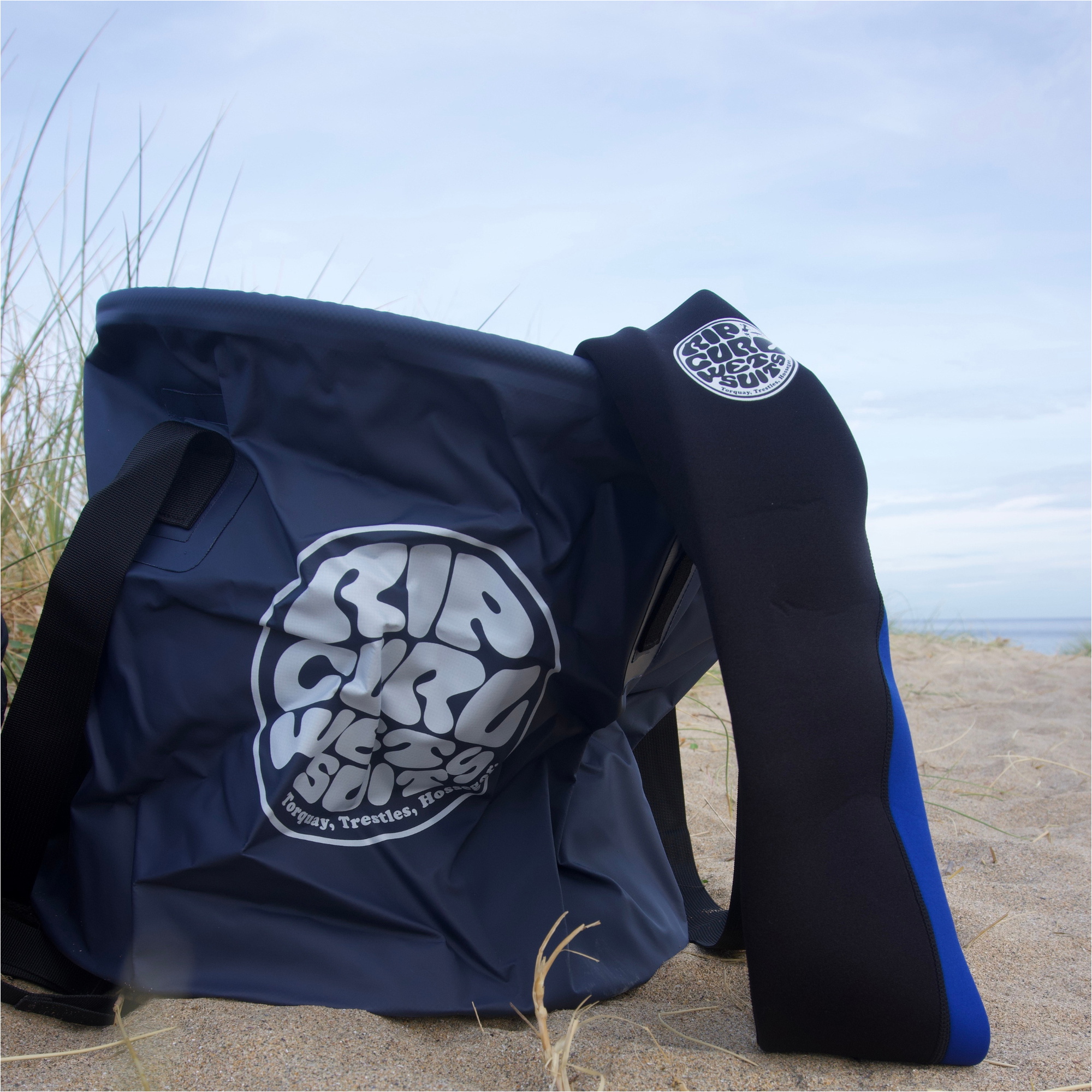 2026 Rip Curl Surf Series 50L Wettie Bucket 14RMUT - Navy / White